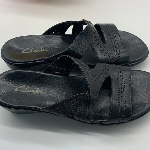 Clark’s Black Leather slip on sandals 2” heel. BSN0878F - Picture 3 of 9